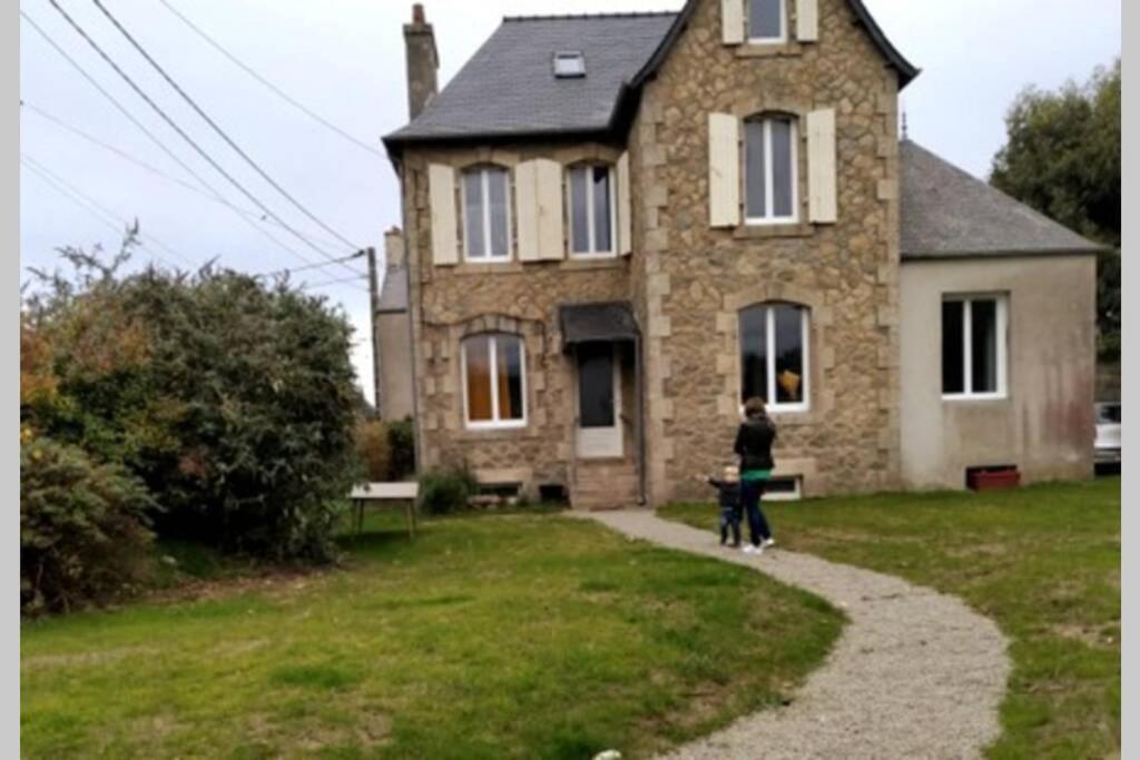 Kermaravel, Le Petit Manoir En Bord De Mer. Saint-Pol-de-Léon Kültér fotó